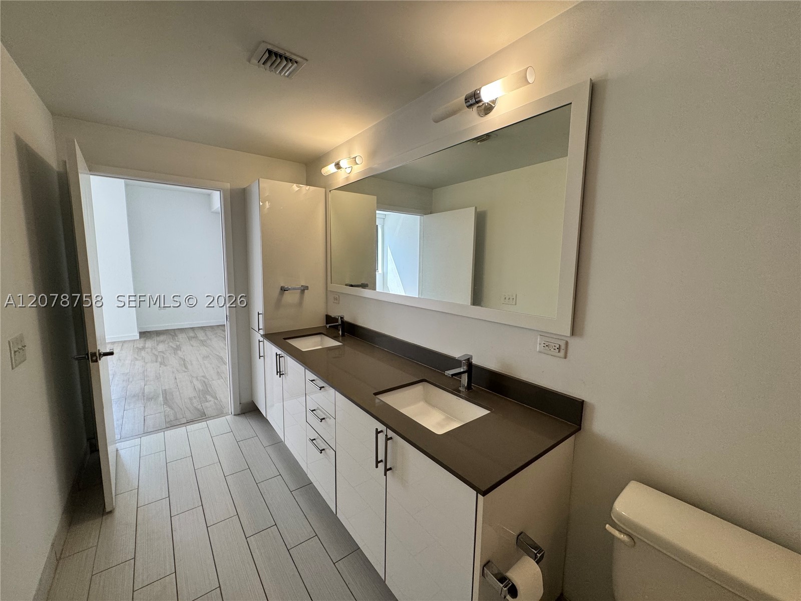 999 SW 1st Ave #2511, Miami FL 33130