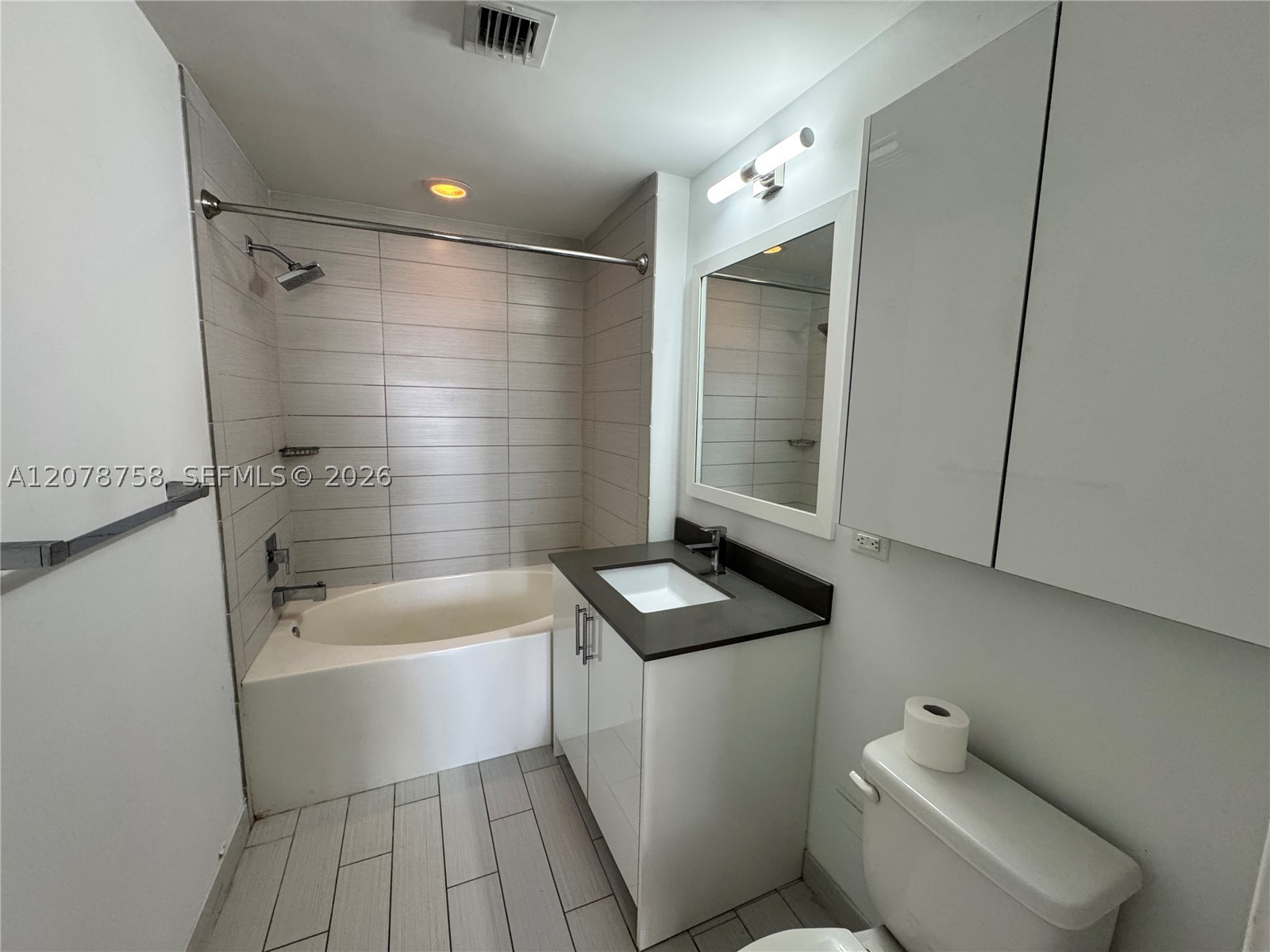 999 SW 1st Ave #2511, Miami FL 33130