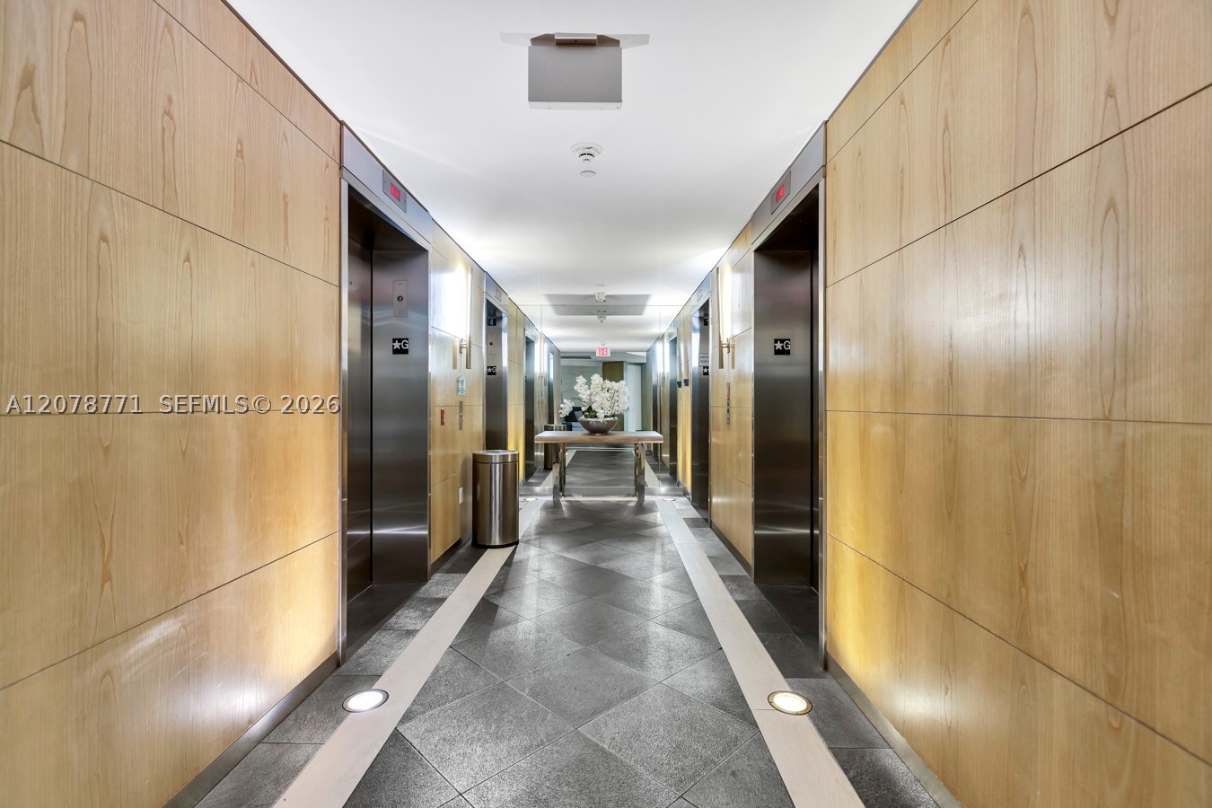 92 SW 3rd St #1403, Miami FL 33130