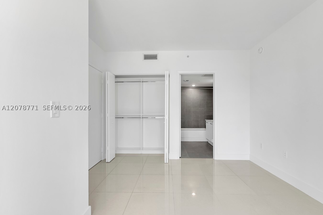 92 SW 3rd St #1403, Miami FL 33130
