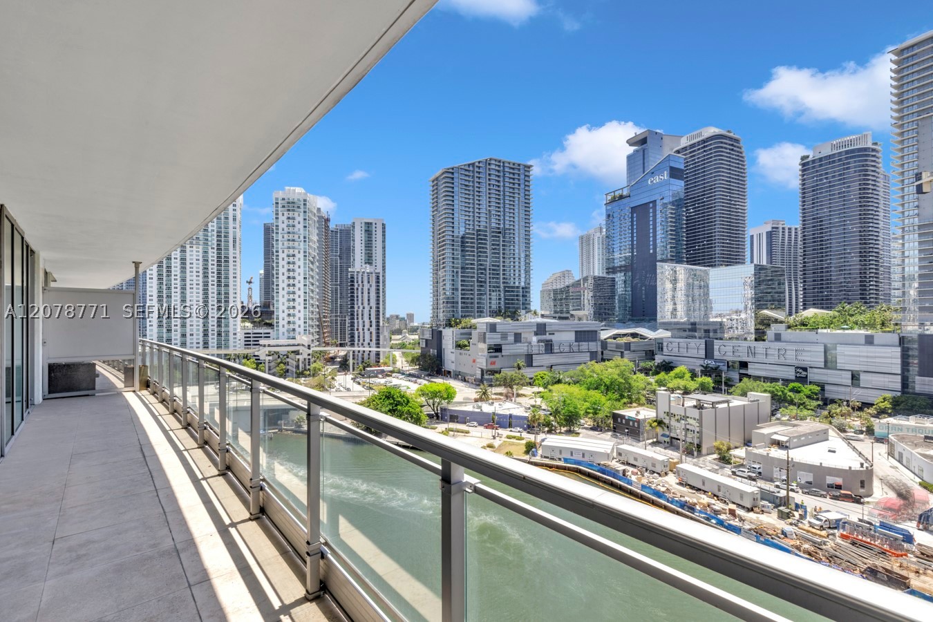 92 SW 3rd St #1403, Miami FL 33130