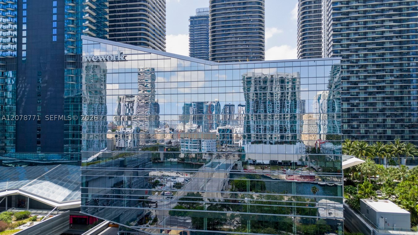 92 SW 3rd St #1403, Miami FL 33130