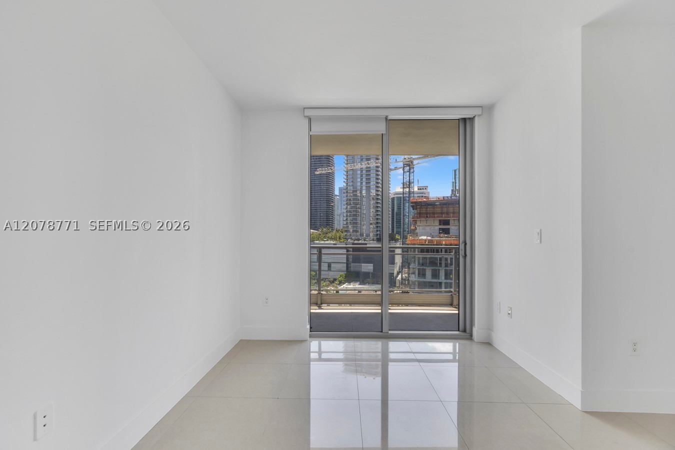 92 SW 3rd St #1403, Miami FL 33130