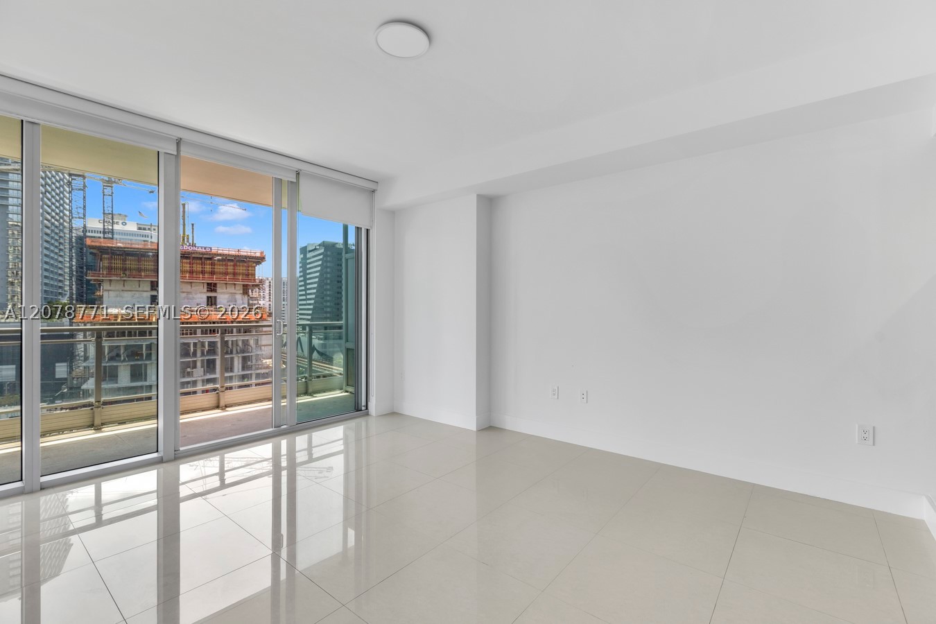 92 SW 3rd St #1403, Miami FL 33130