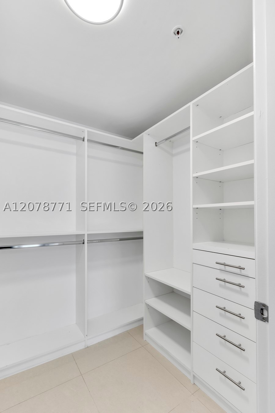 92 SW 3rd St #1403, Miami FL 33130