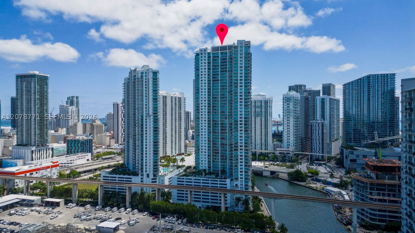 92 SW 3rd St #1403, Miami FL 33130
