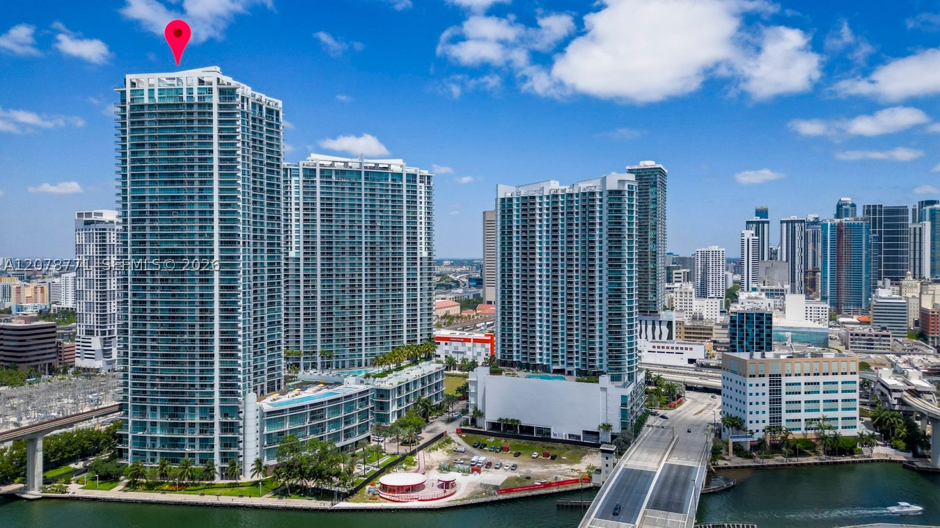 92 SW 3rd St #1403, Miami FL 33130