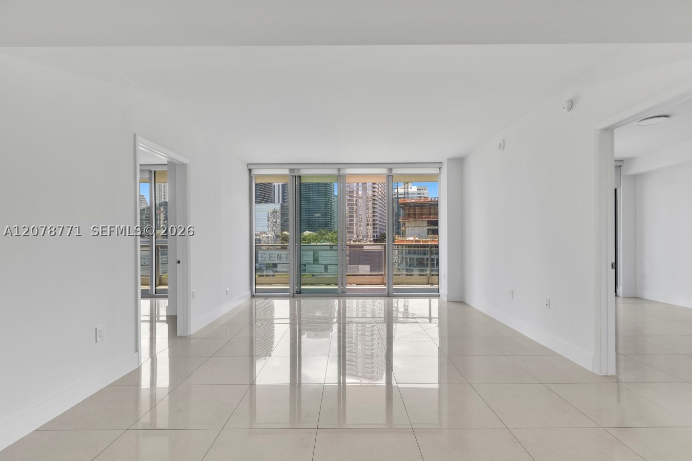 92 SW 3rd St #1403, Miami FL 33130