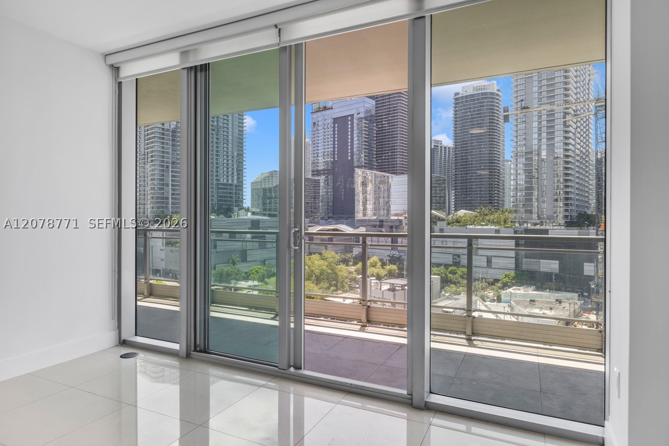 92 SW 3rd St #1403, Miami FL 33130