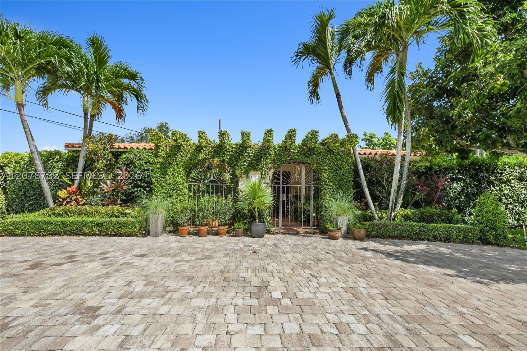 6811 SW 48th Ter, Miami FL 33155