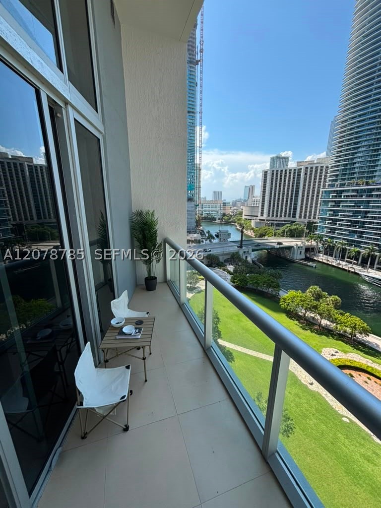 475 Brickell Ave #1410, Miami FL 33131