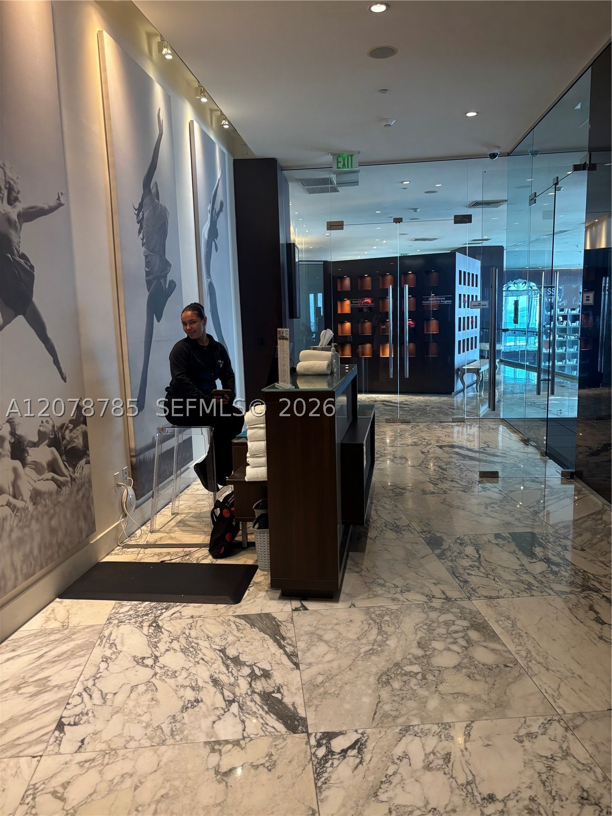 475 Brickell Ave #1410, Miami FL 33131