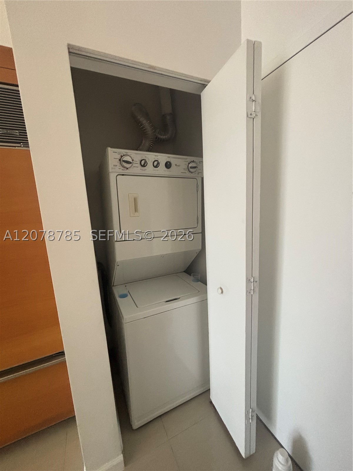 475 Brickell Ave #1410, Miami FL 33131