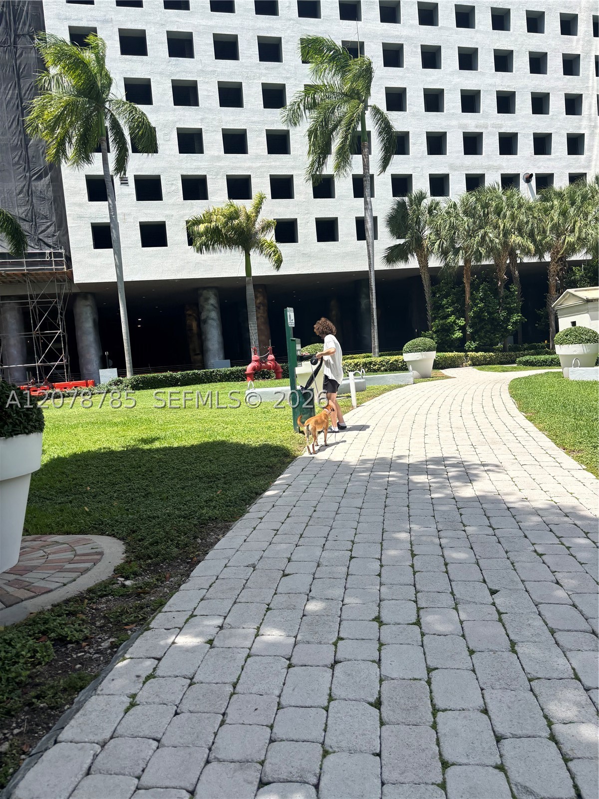 475 Brickell Ave #1410, Miami FL 33131