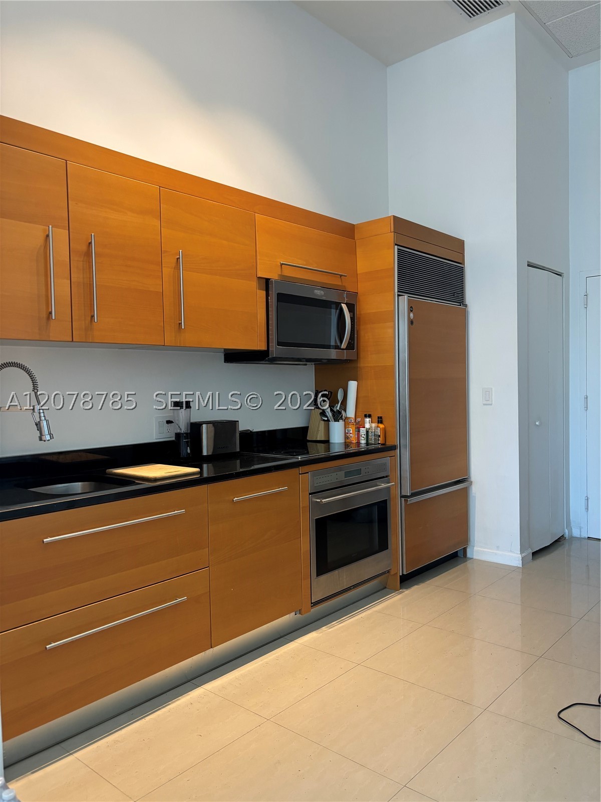 475 Brickell Ave #1410, Miami FL 33131
