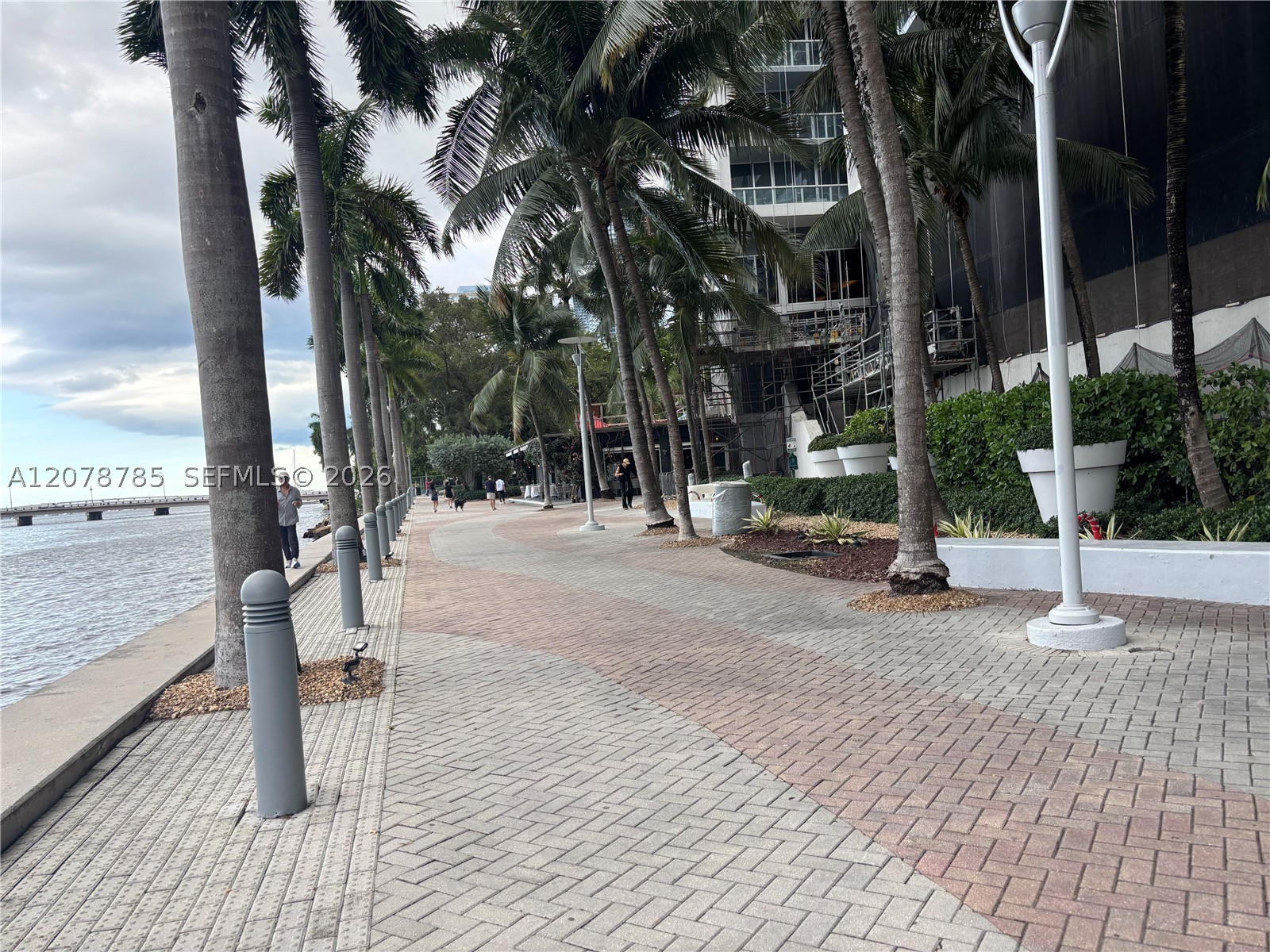 475 Brickell Ave #1410, Miami FL 33131