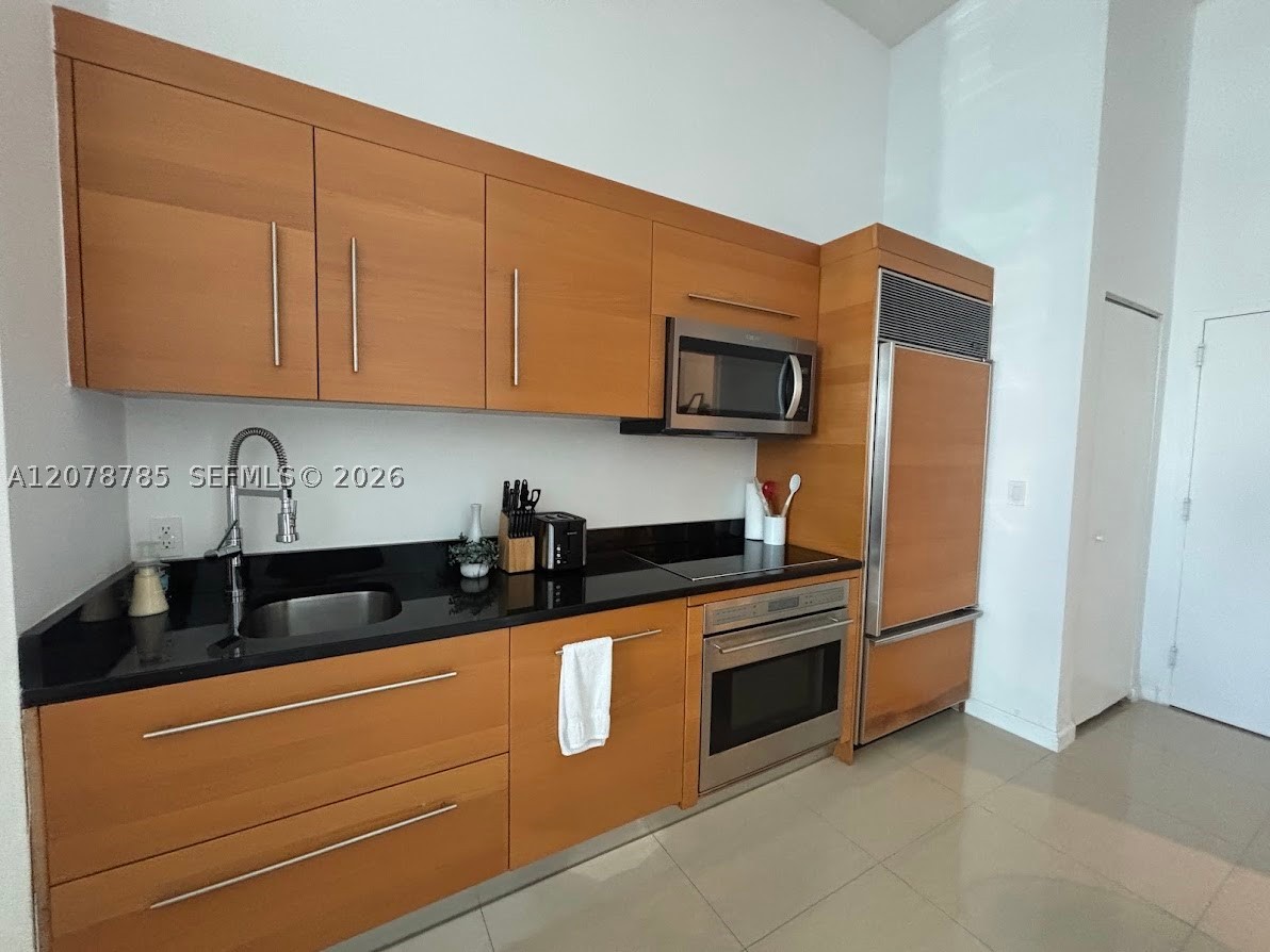 475 Brickell Ave #1410, Miami FL 33131