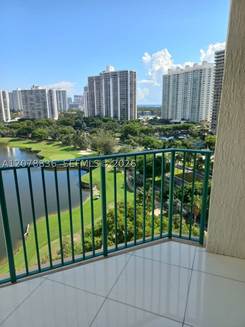 20000 E Country Club Dr #1212, Aventura FL 33180