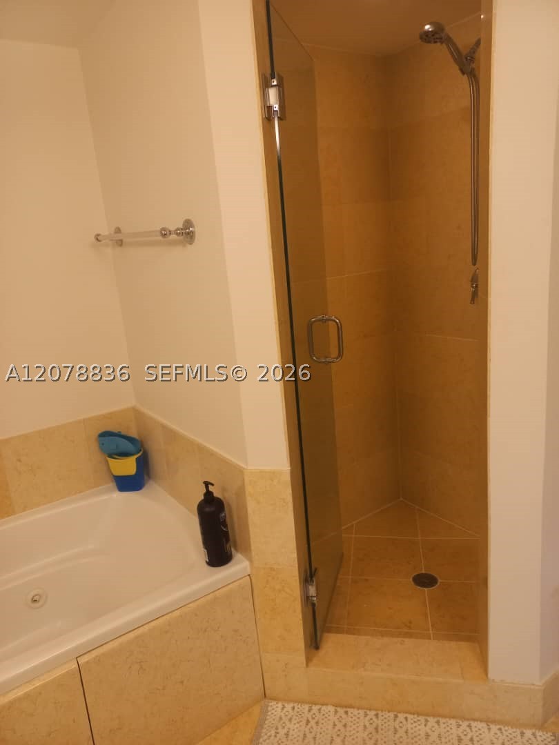 20000 E Country Club Dr #1212, Aventura FL 33180