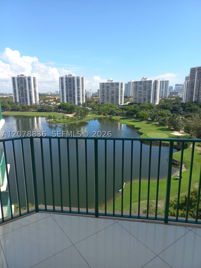 20000 E Country Club Dr #1212, Aventura FL 33180