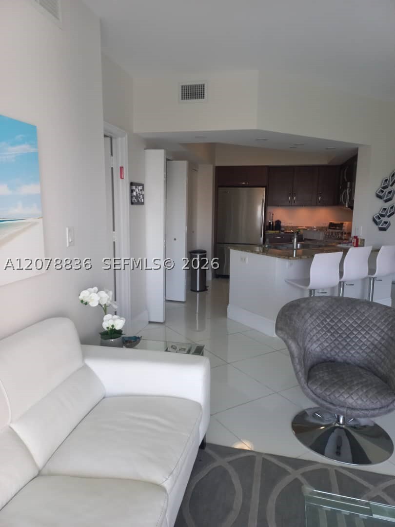 20000 E Country Club Dr #1212, Aventura FL 33180