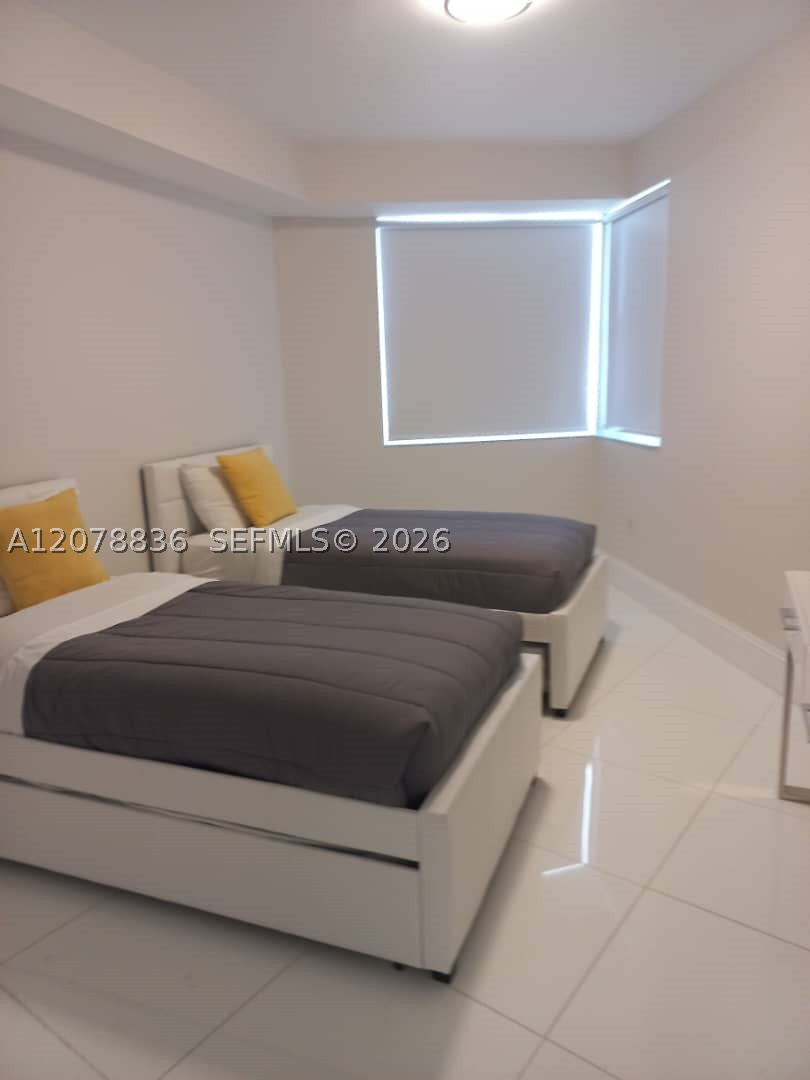 20000 E Country Club Dr #1212, Aventura FL 33180