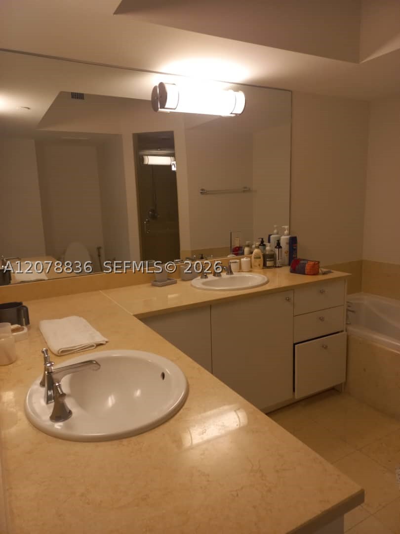 20000 E Country Club Dr #1212, Aventura FL 33180