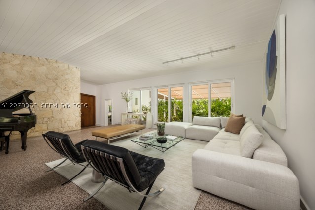 205 S Shore Dr S, Miami FL 33133