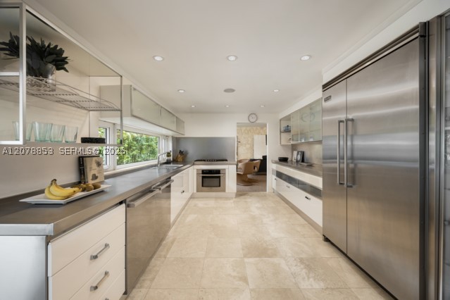 205 S Shore Dr S, Miami FL 33133