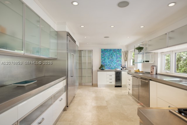 205 S Shore Dr S, Miami FL 33133