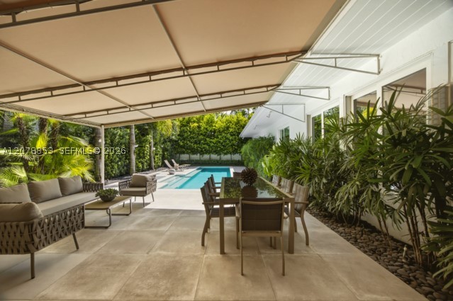 205 S Shore Dr S, Miami FL 33133