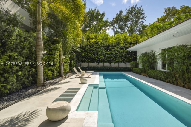 205 S Shore Dr S, Miami FL 33133
