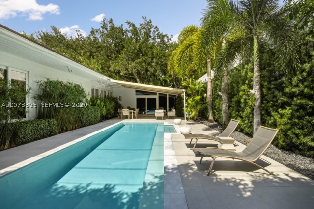205 S Shore Dr S, Miami FL 33133