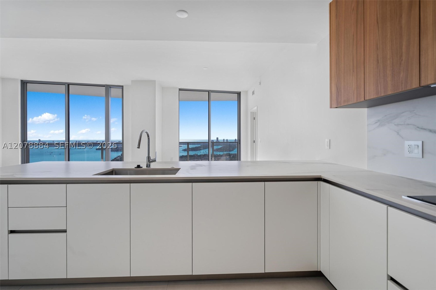 1400 Biscayne Blvd #4504, Miami FL 33132