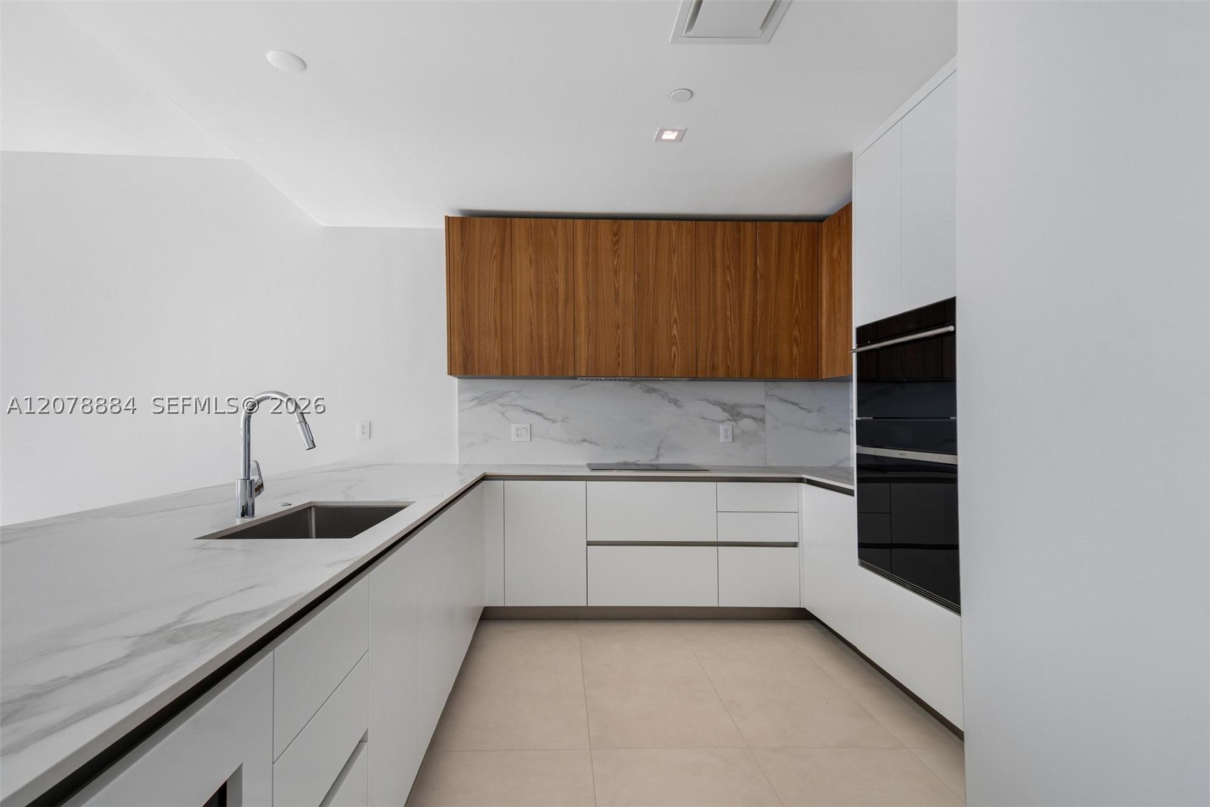 1400 Biscayne Blvd #4504, Miami FL 33132
