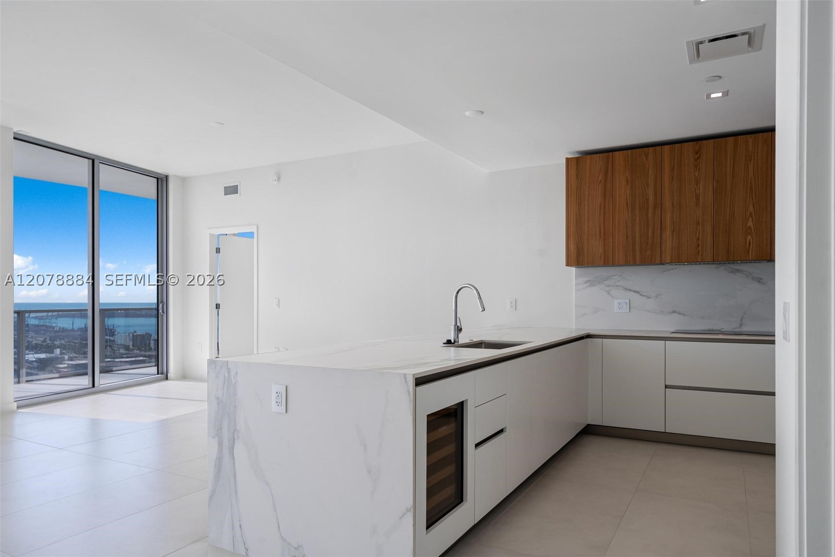 1400 Biscayne Blvd #4504, Miami FL 33132