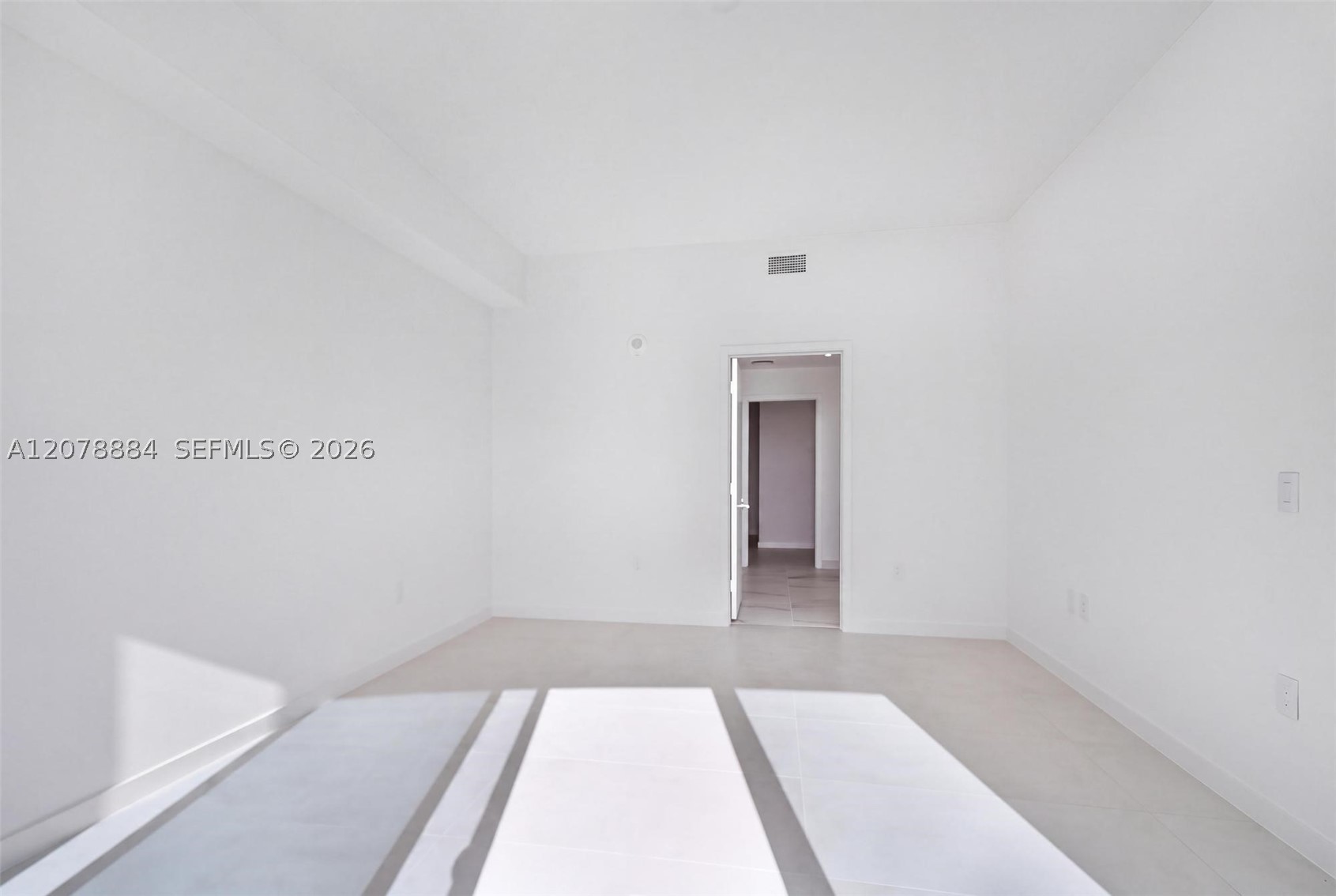 1400 Biscayne Blvd #4504, Miami FL 33132
