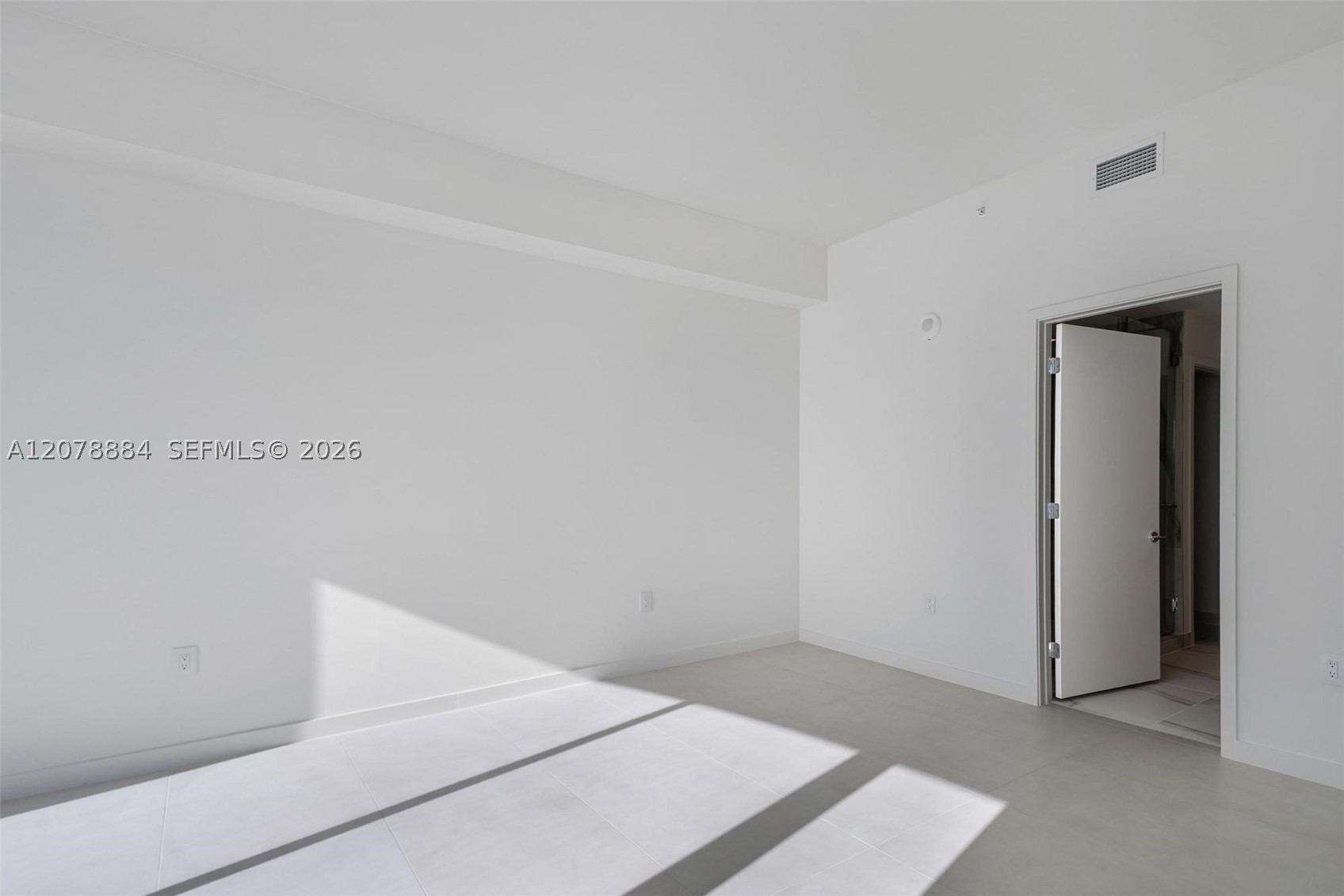 1400 Biscayne Blvd #4504, Miami FL 33132