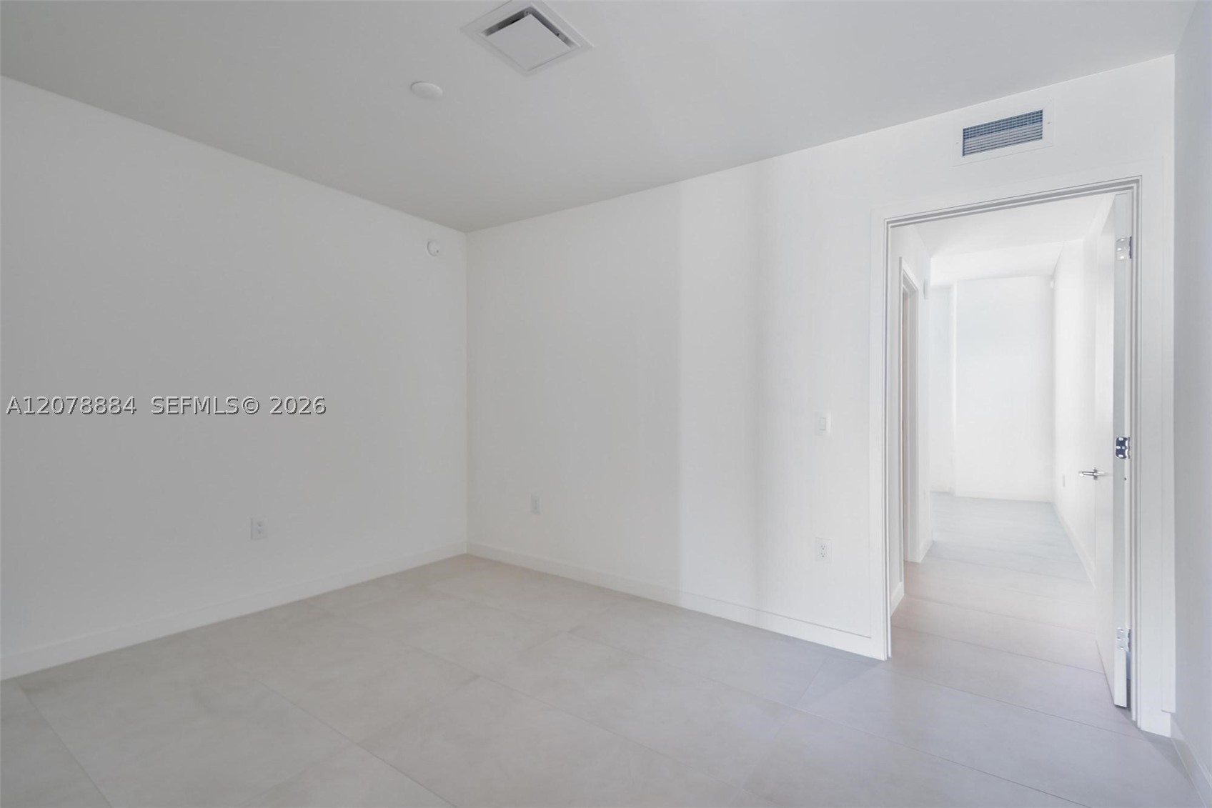 1400 Biscayne Blvd #4504, Miami FL 33132
