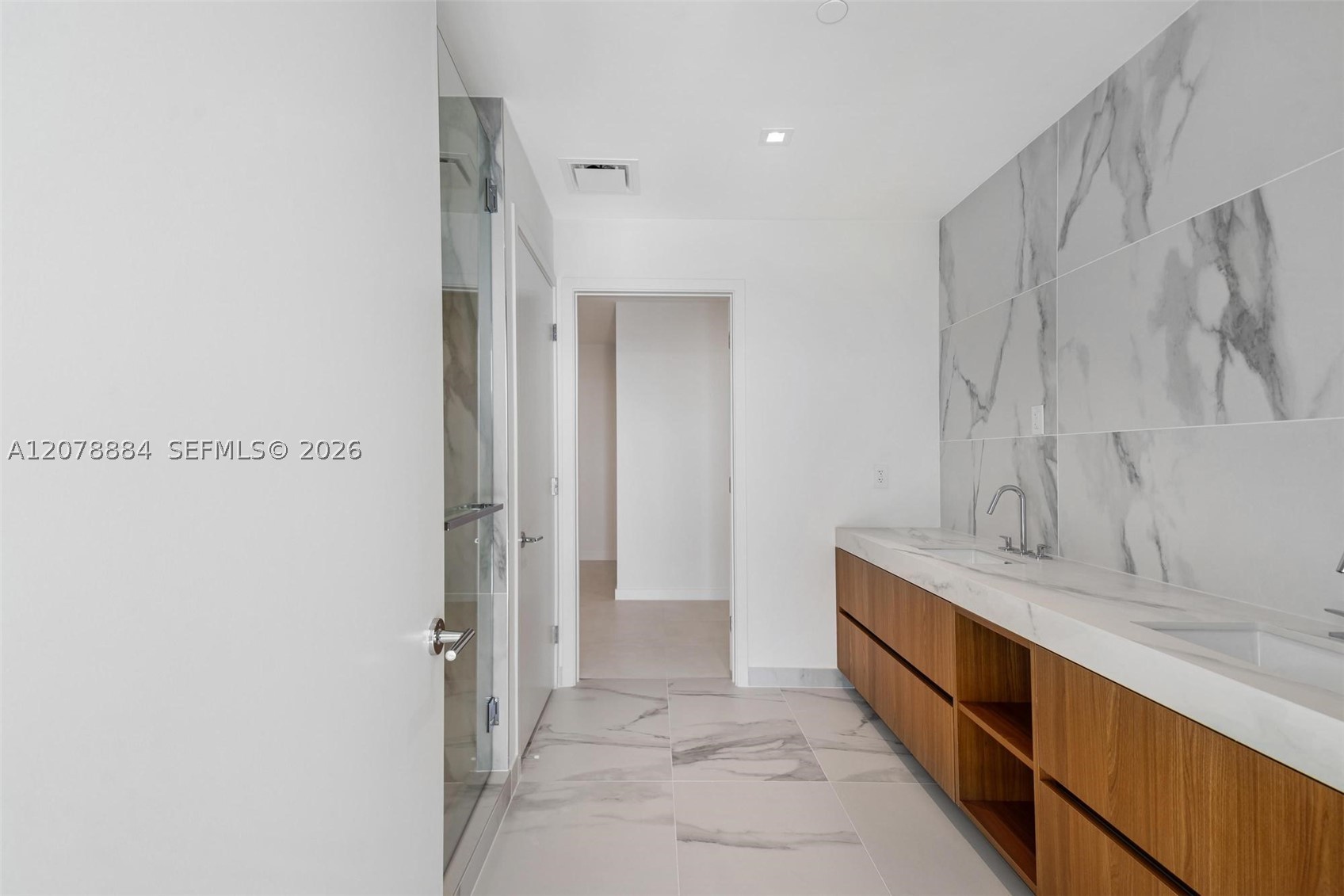 1400 Biscayne Blvd #4504, Miami FL 33132