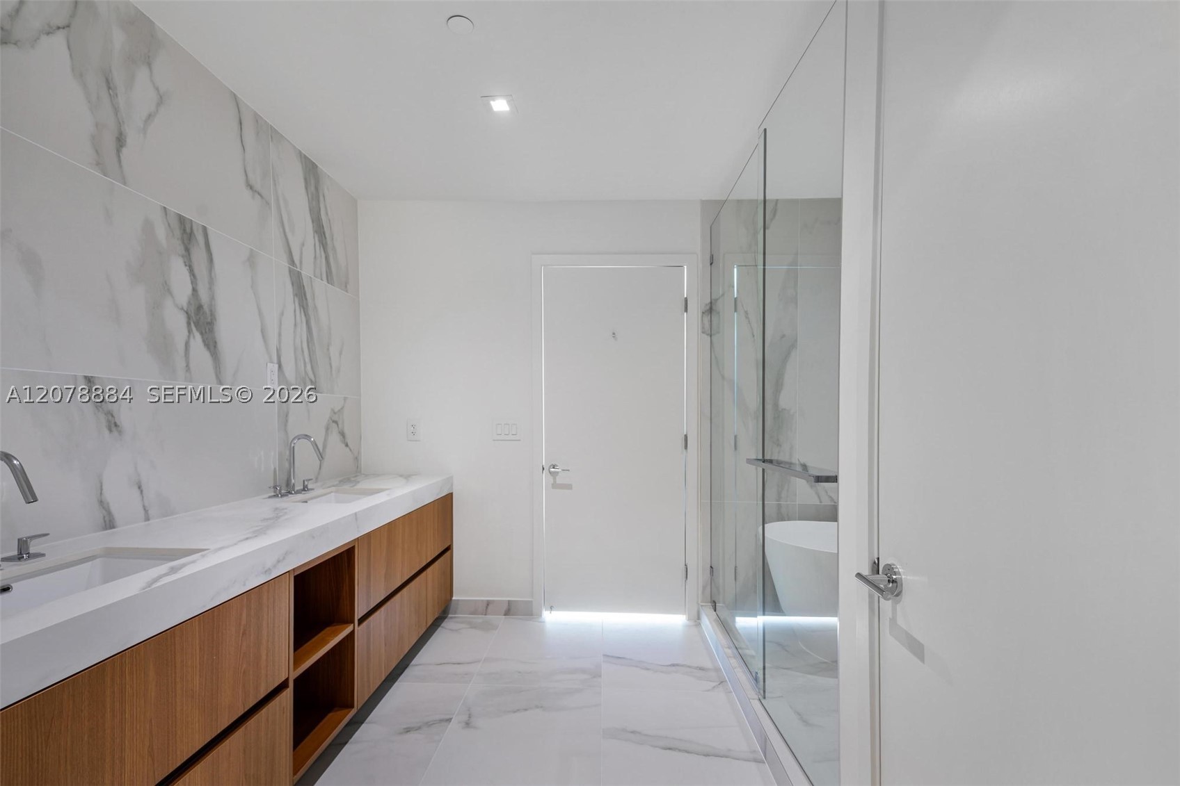 1400 Biscayne Blvd #4504, Miami FL 33132