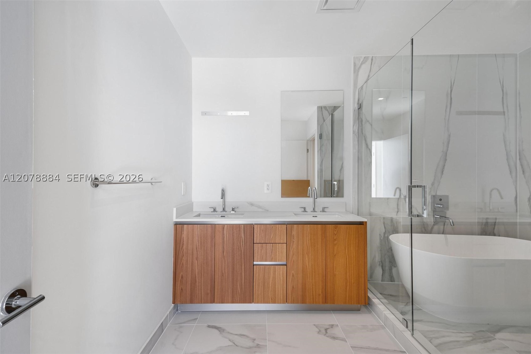 1400 Biscayne Blvd #4504, Miami FL 33132