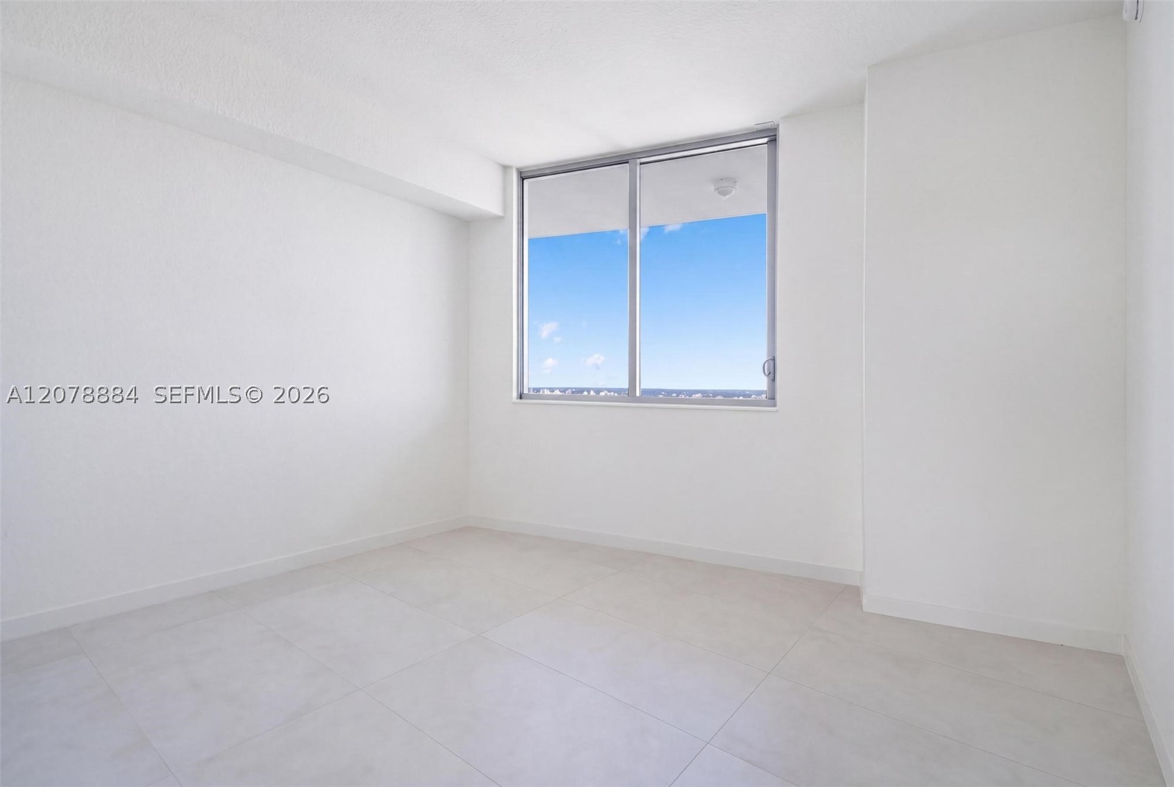 1400 Biscayne Blvd #4504, Miami FL 33132