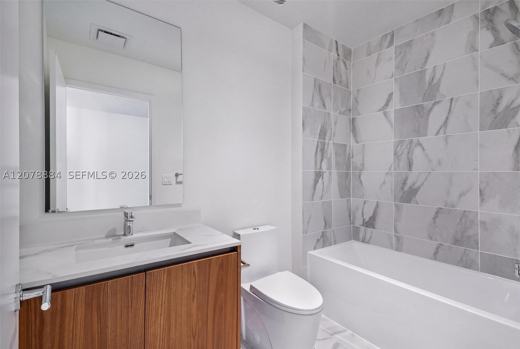 1400 Biscayne Blvd #4504, Miami FL 33132