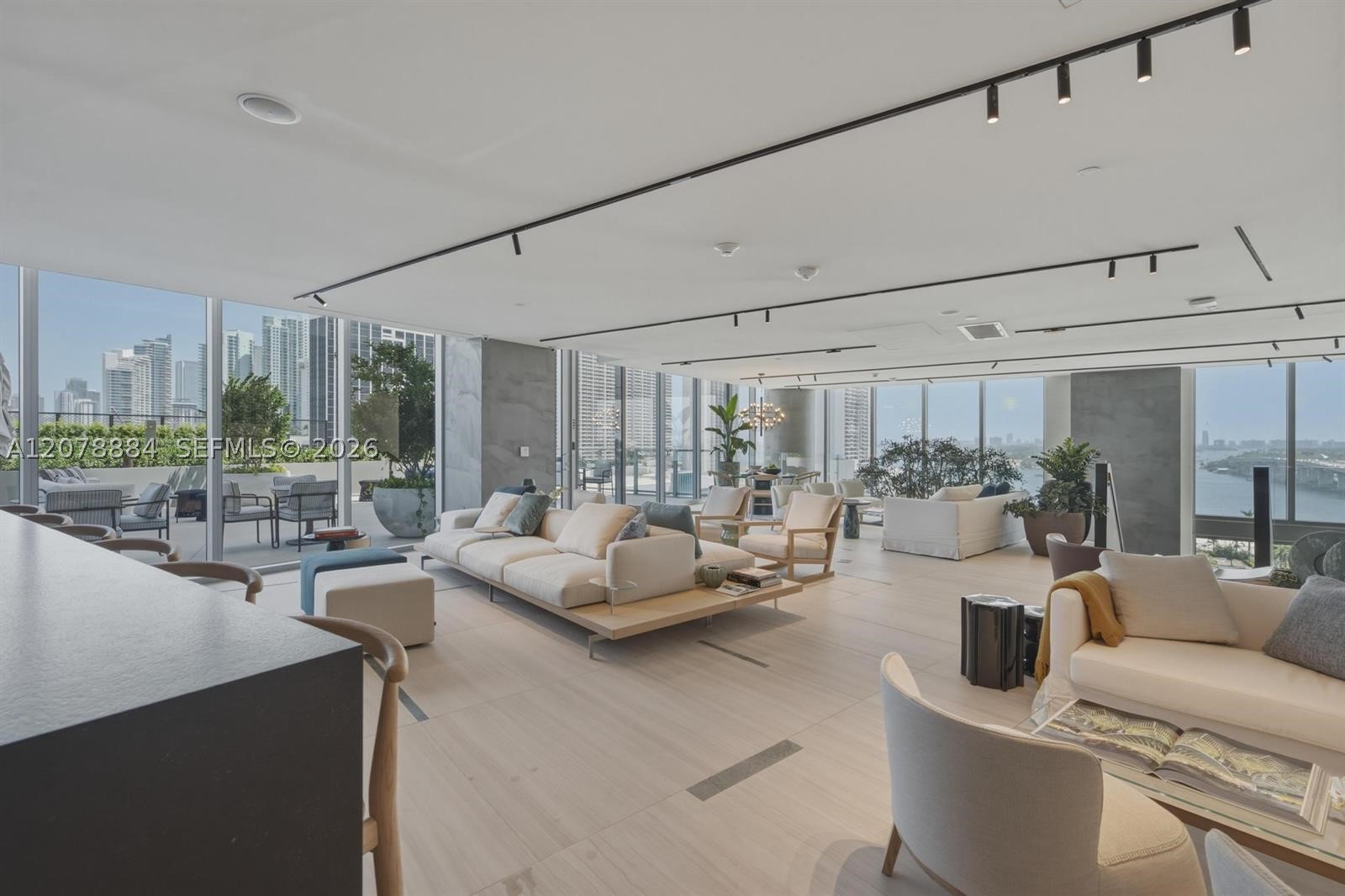 1400 Biscayne Blvd #4504, Miami FL 33132