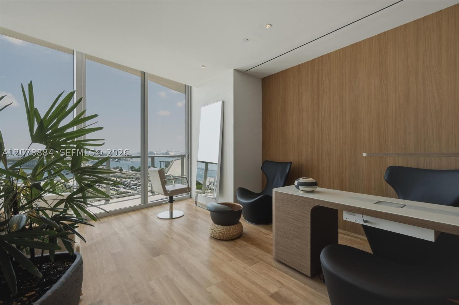 1400 Biscayne Blvd #4504, Miami FL 33132
