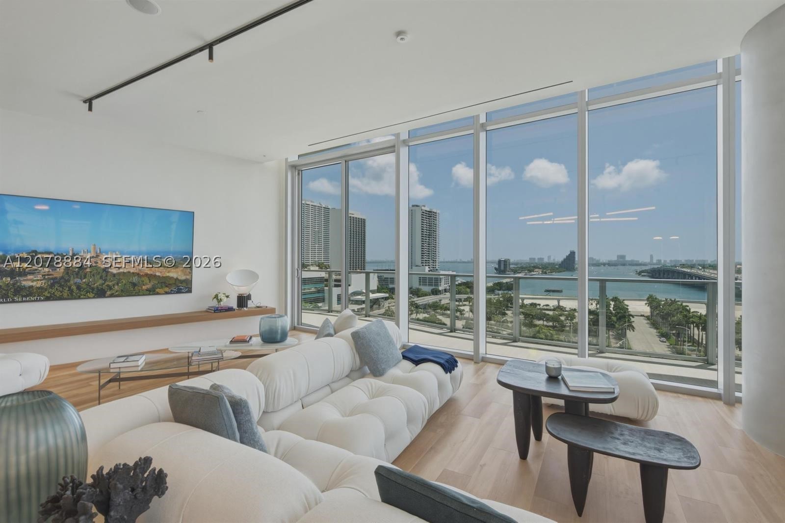 1400 Biscayne Blvd #4504, Miami FL 33132