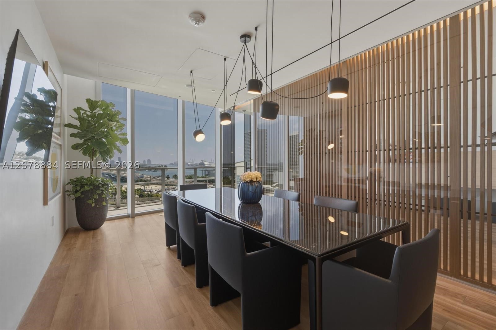 1400 Biscayne Blvd #4504, Miami FL 33132