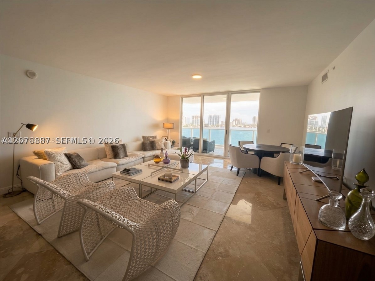 3301 NE 183rd St #1105, Aventura FL 33160
