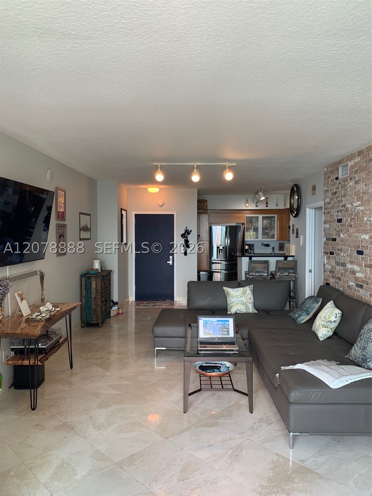 325 S Biscayne Blvd #2714, Miami FL 33131